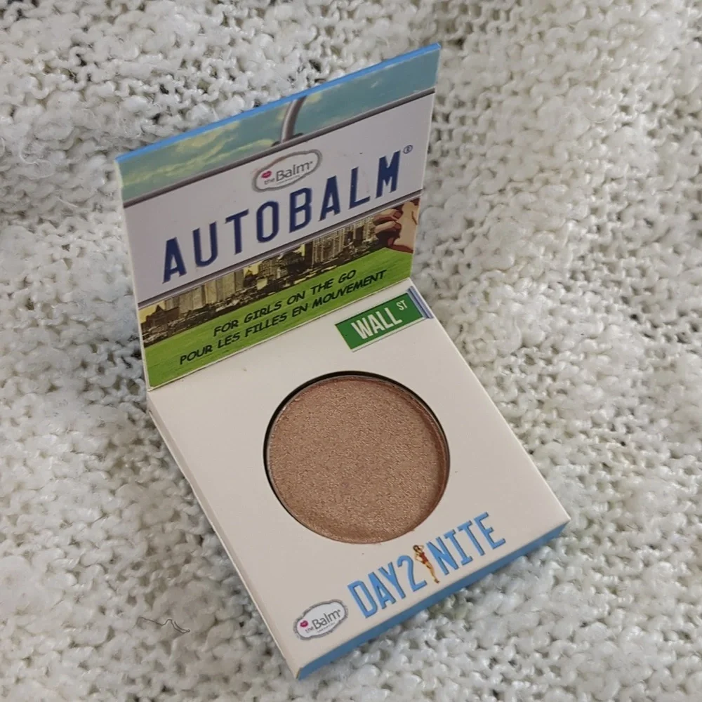 theBalm Cosmetics AUTOBALM DAY 2 NITE Single Eyeshadow in Wall St, 1.2g/…